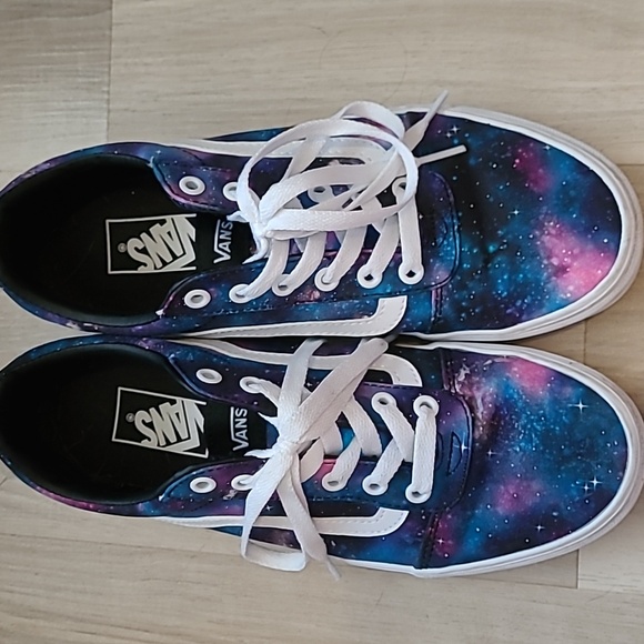 Vans - Picture 2 of 7